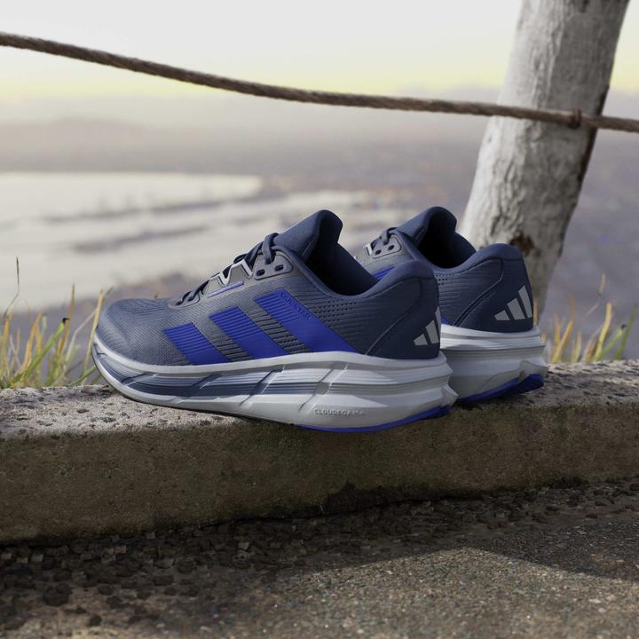 Produktbild Adidas Questar 3 (50)