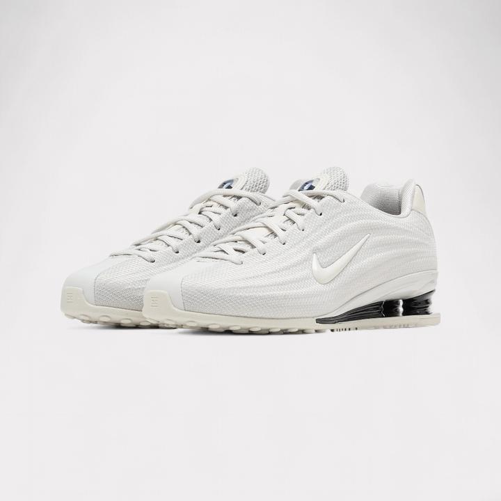 Fantôme, Noir, Os léger