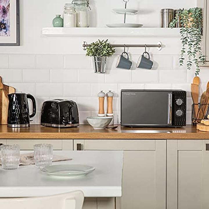 Image du produit Russell Hobbs Micro-ondes manuel avec 5 niveaux de puissance, minuterie intégrée et fonction décongélation (17 l)