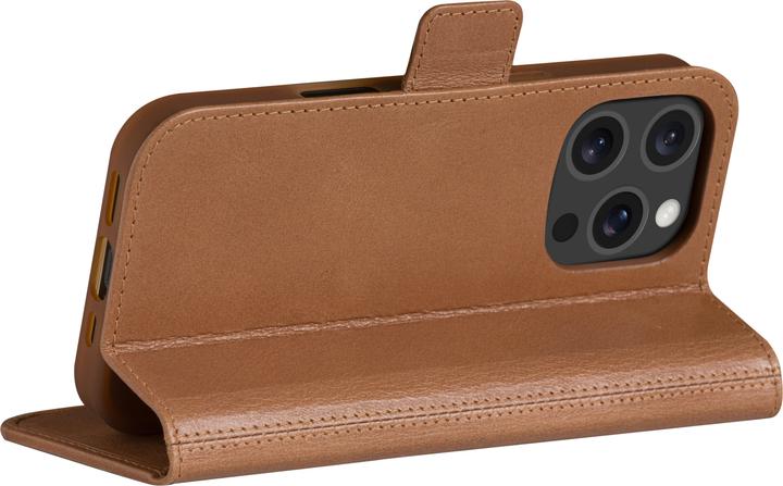 Actual product image dbramante1928 Copenhagen (Apple iPhone 16 Pro)