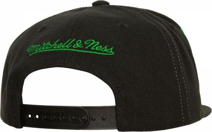Actual product image Mitchell & Ness Boston Celtics Varsity Bust Snapback-Kappe