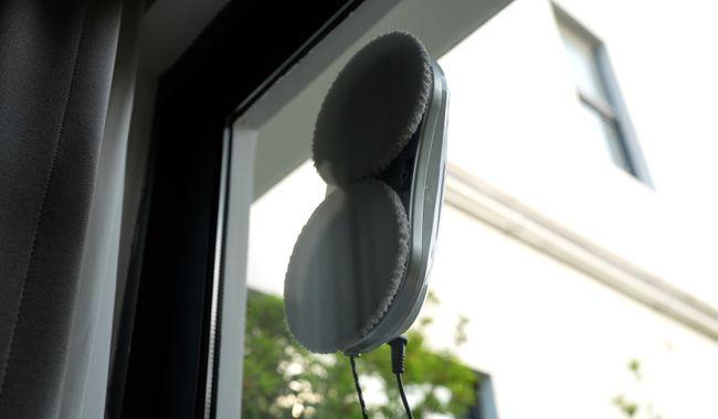 Actual product image Eziclean Windobot S3 Max