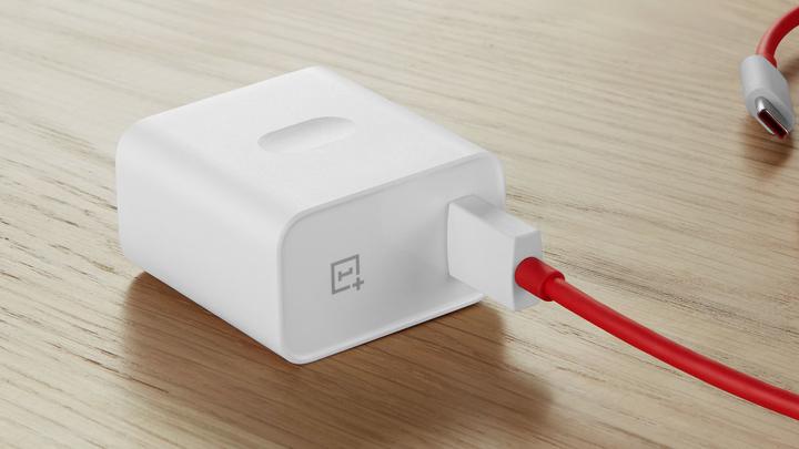 Actual product image OnePlus Warp Charger 30 (30 W)