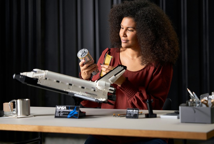 Productafbeelding LEGO NASA Space Shuttle Discovery (10283, LEGO Zeldzame Sets)