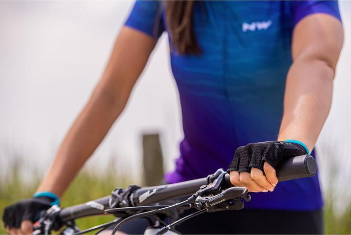 Actual product image Northwave Fast Woman Short Finger Glove (XS)