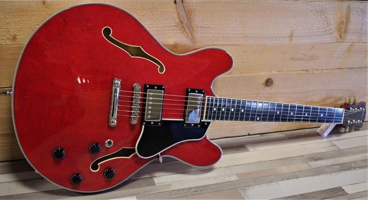 Eastman Guitars Eastman T386 Rosso (Chitarra semi acustica, Collo: Acero, Corpo: acero laminato con top singolo in acero, Tastiera: ebano)