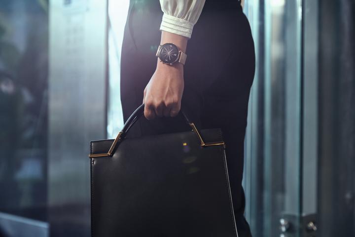 Actual product image Huawei Watch GT 2 Elegant Edition (42 mm)