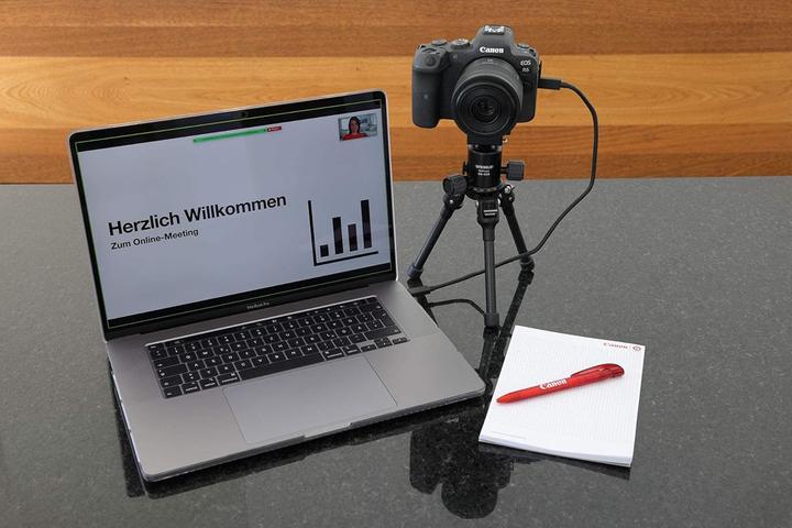 Produktbild Canon EOS R6 - (EU) (24 - 105 mm, 21.40 Mpx, Vollformat)