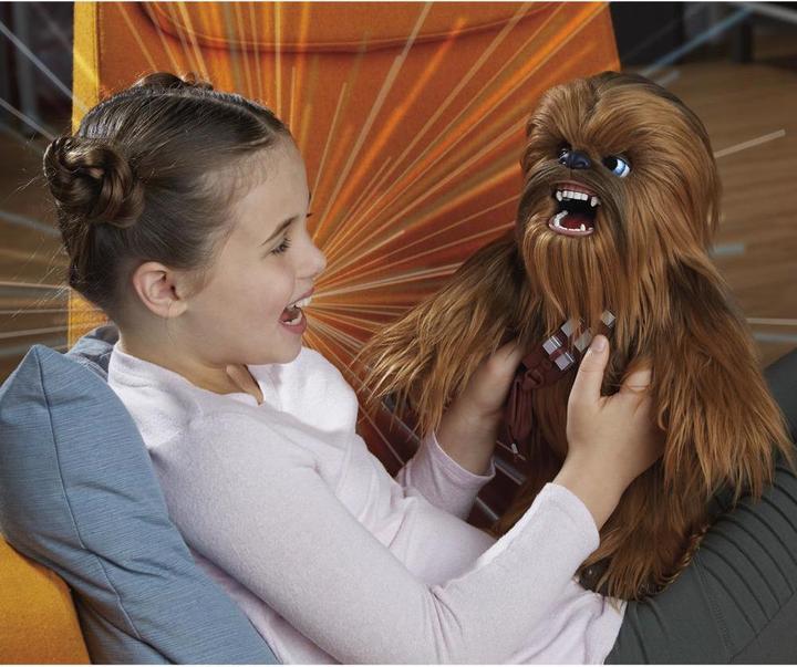 Produktbild Hasbro Ultimate Co Pilot Chewie (43 cm)