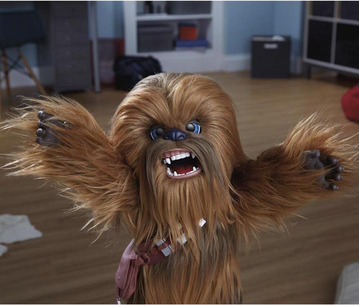 Produktbild Hasbro Ultimate Co Pilot Chewie (43 cm)