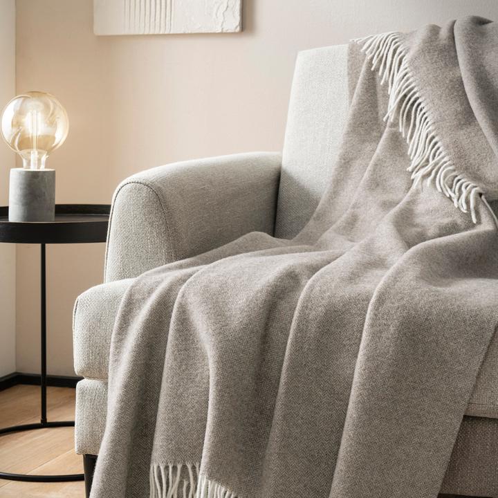 Actual product image Bugatti Wohndecke (200 x 150 cm)