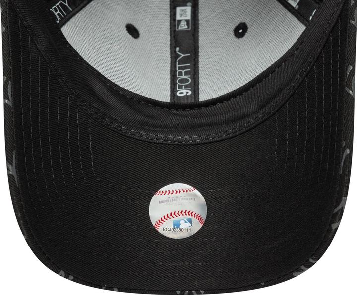 Actual product image New Era 9Forty Damen Cap - Monogram New York Yankees