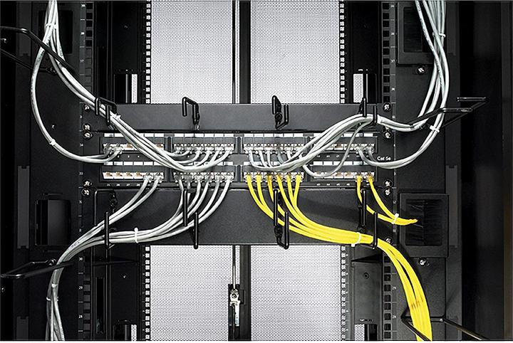 Produktbild APC NetShelter SX 750mm Cable Ring Set