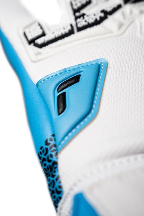 Actual product image Reusch Attract Freegel Aqua (8)