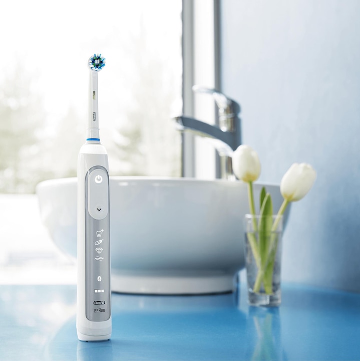Actual product image Oral-B Genius 8000N (Oscillating toothbrush)