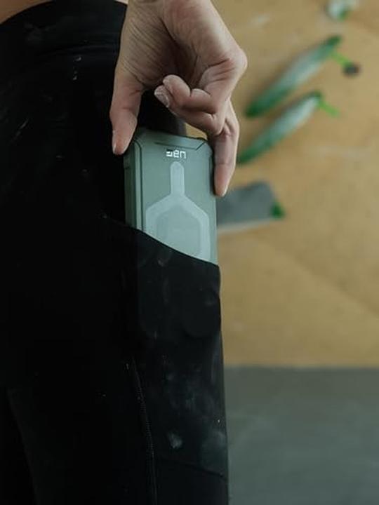 Actual product image UAG Essential Armor Magsafe Case (Apple iPhone 15)