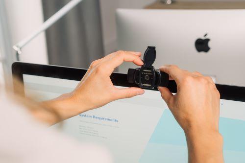 Produktbild Verbatim Webcam mit Mikrofon AWC-01 1080p Autofokus (3.60 Mpx)