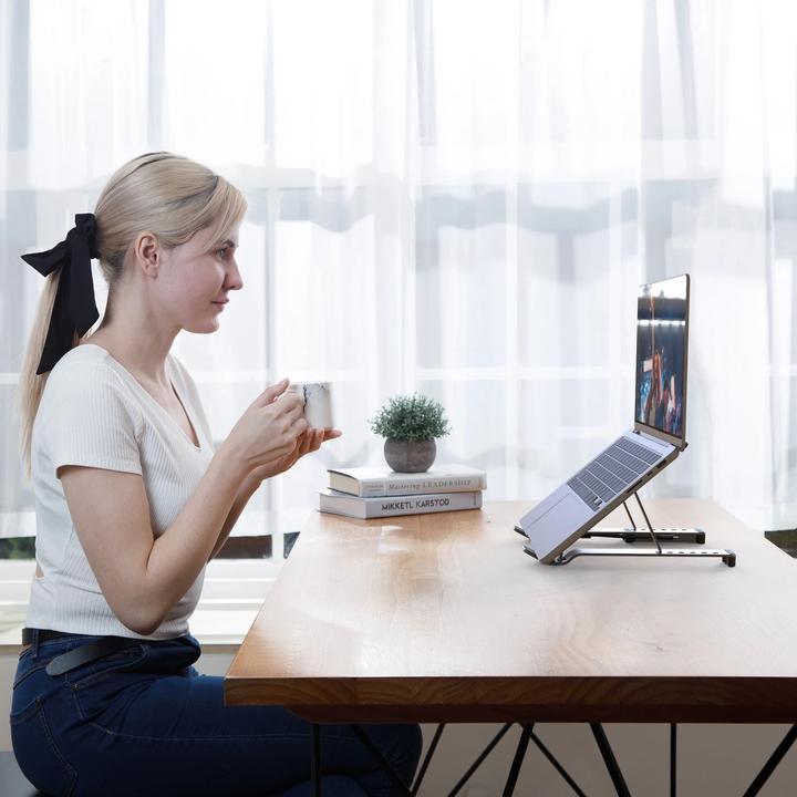 Image du produit j5Create JTS223-N Laptop Stand with USB™ 4-Port Hub, Wired, USB 3.2 Gen 1 (3.1 Gen 1) Type-C, Grey (USB-C, 1 Ports)
