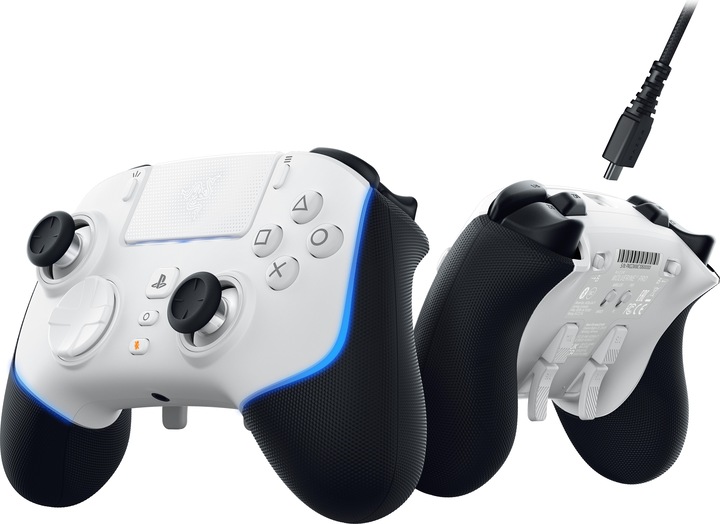 Actual product image Razer Wolverine V2 Pro (PC, PS5)