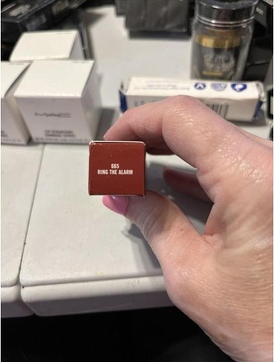 Actual product image MAC Cosmetics Matt Lipstick (665 Ring The Alarm)