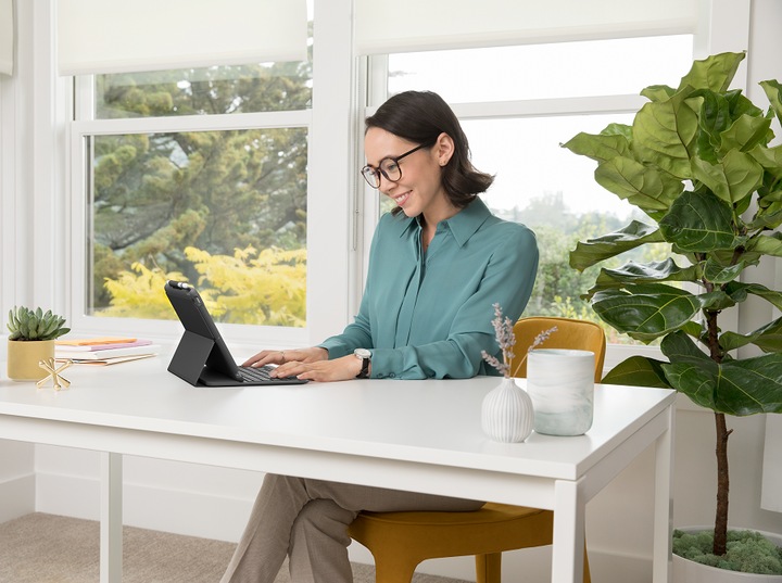 Produktbild Logitech Slim Folio (CH, iPad 2019 (7. Gen), iPad 2020 (8. Gen), iPad 2021 (9. Gen))