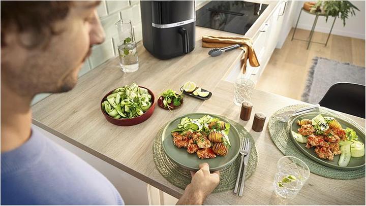 Actual product image NoName Serie 4, Heissluftfritteuse, Schwarz, MAFS2462B