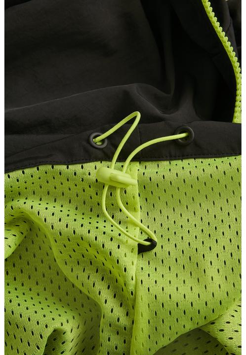 Actual product image Urban Classics Contrast Pull Over Jacket (L)