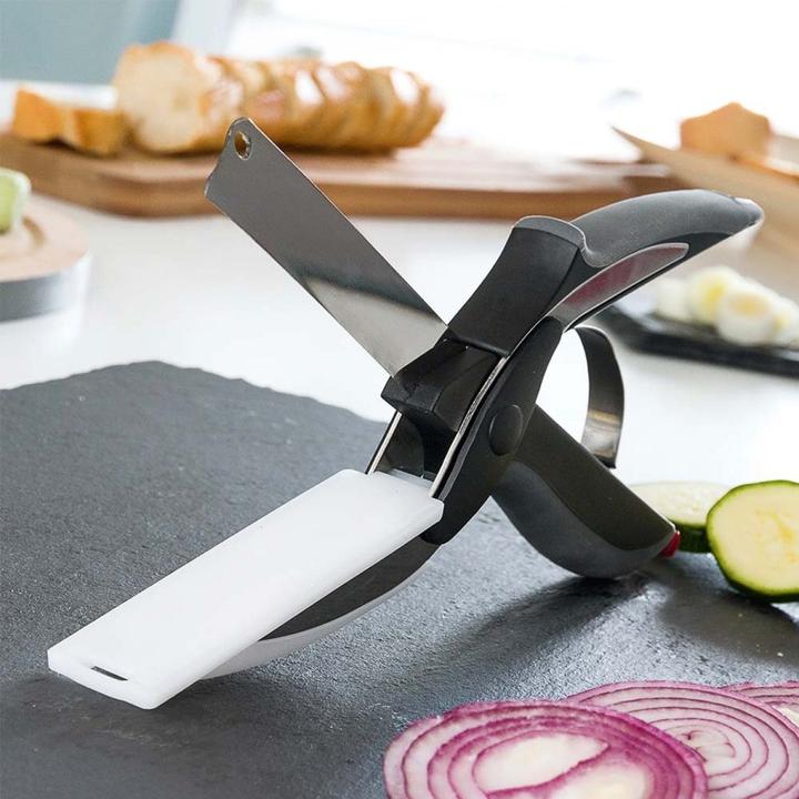 Actual product image InnovaGoods Scissor knife with integrated mini cutting board Scible