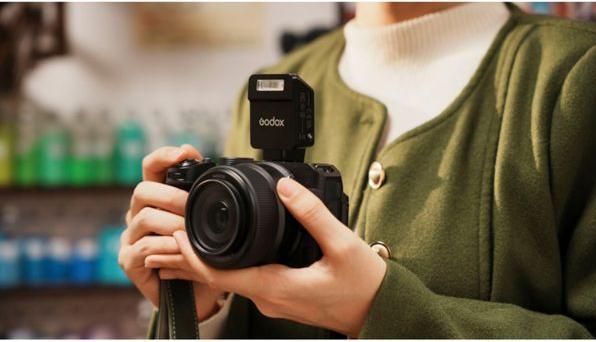 Actual product image Godox iT22 F black - TTL Mini Flash for Fujifilm black (Godox)