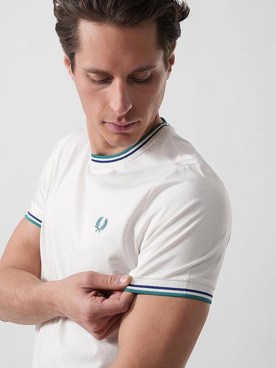 Actual product image Fred Perry M1588 (L)