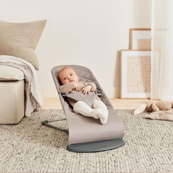 Produktbild BabyBjörn Wippe Soft, gewebt Classic Quilt, sandgrau