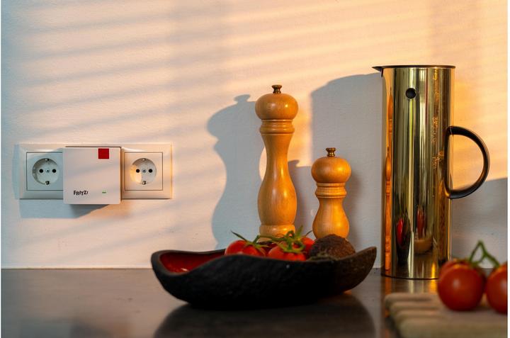 Produktbild FRITZ! Repeater 1200 AX (Mesh Wi-Fi Extender 1600) int. (2400 Mbit/s, 600 Mbit/s)