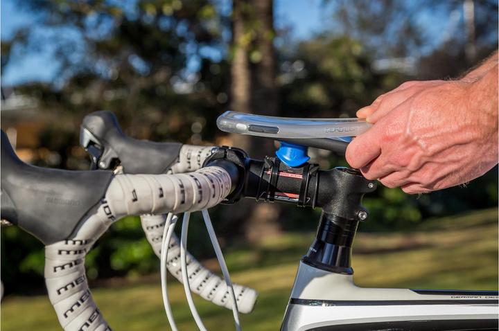 Actual product image Quad Lock Poncho (Apple iPhone 6, Apple iPhone 6s, Apple iPhone 7, Apple iPhone 8, Apple iPhone SE (2nd Gen))