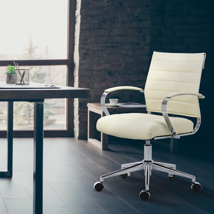 Actual product image CLP Oakland office chair, height-adjustable and swivelling