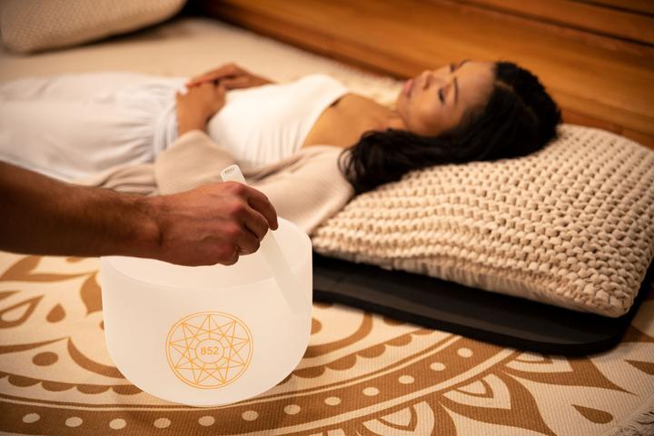 Actual product image Meinl 10" Solfeggio Crystal Singing Bowl 852 Hz (Percussion)