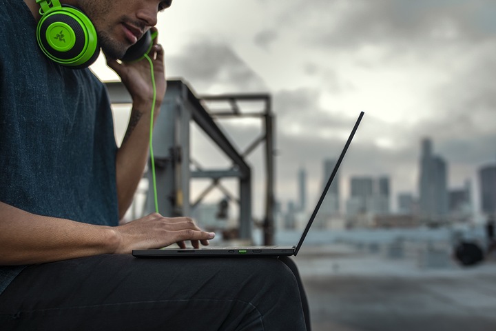 Produktbild Razer Blade 15 Pro 2020 – CH5NT (15.60", Intel Core i7-10875H, 16 GB, 512 GB, DE)
