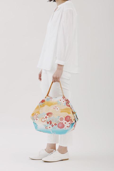 Actual product image Shupatto Medium Foldable Shopping Bag - Nagare Gumo
