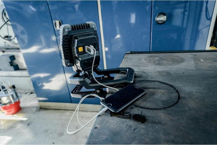 Actual product image Brennenstuhl LED floodlight - with rechargeable Li-Ion battery (3800 lm)