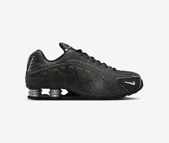 Actual product image Nike Shox R4 Black Distressed (44.5)
