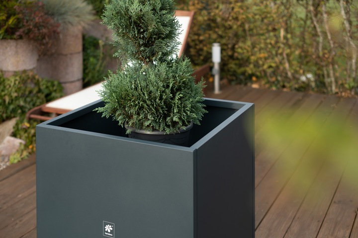 Produktbild Herstera Metal Planter Cube (70 cm)