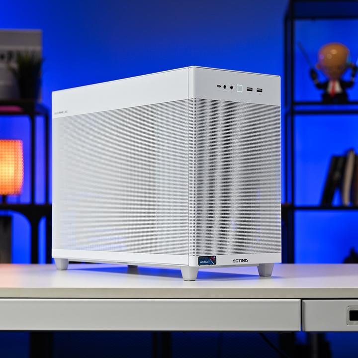 Image du produit Actina . Gaming GameOn (1000 Go, 32 Go, AMD Ryzen 7 7800X3D, GeForce RTX 5070 Ti)