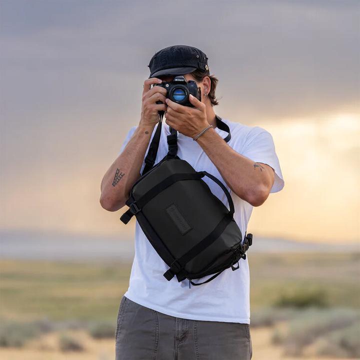 Actual product image Wandrd ROGUE Sling 9L Black V2 (Camera shoulder bag, 9 l)