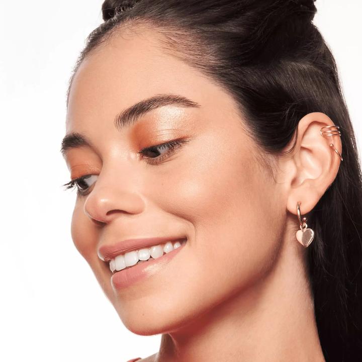 Actual product image essence BABY GOT GLOW liquid highlighter (30 Breezy Bronze, Highlighter)