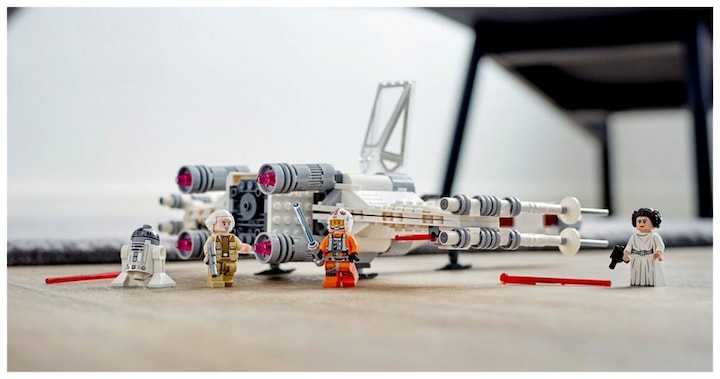 Actual product image LEGO Luke Skywalker's X-Wing Fighter (75301, LEGO Star Wars)