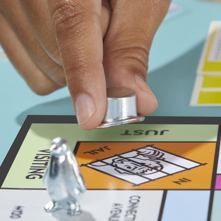 Produktbild Monopoly Brettspiel mit Aufbewahrungsfach und grösseren Spielfiguren