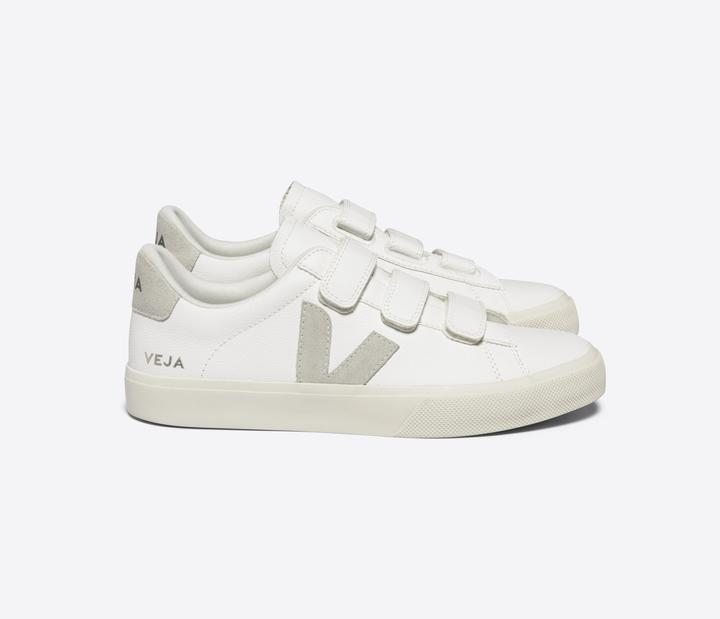 Actual product image Veja Recife Logo (38.5)