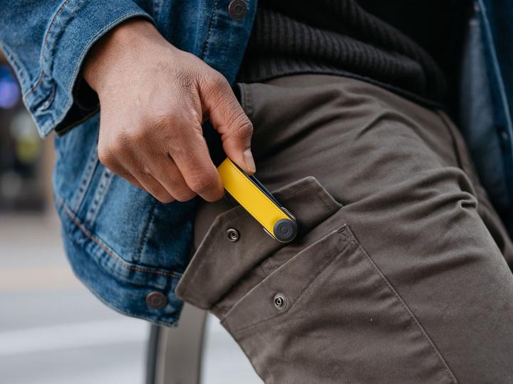 Immagine prodotto Orbitkey Organizzatore ibrido per chiavi in pelle - Giallo solare