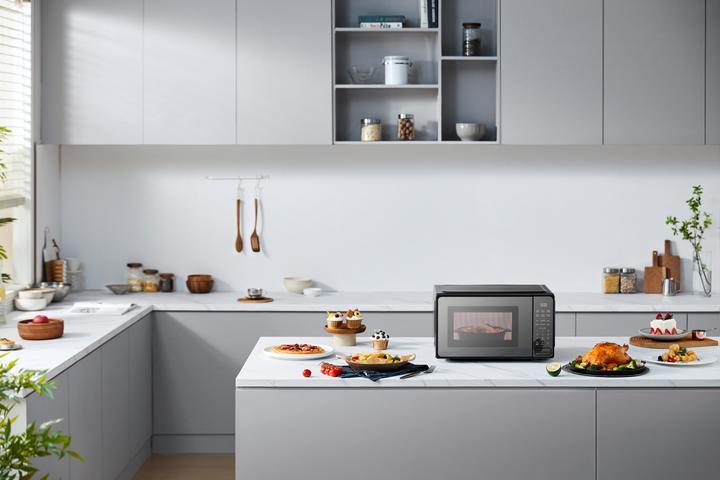 Image du produit Comfee CMO-MP012OC-BK (20 l)