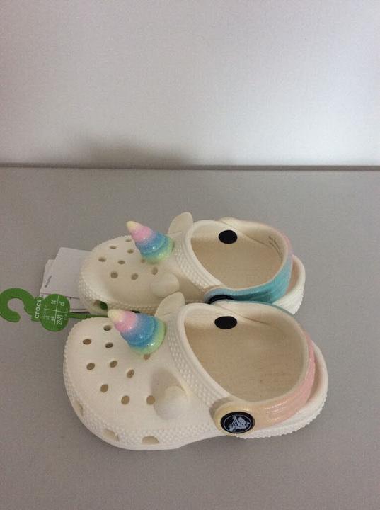 Image du produit Crocs T's Classic I AM Unicorn Clog (26)