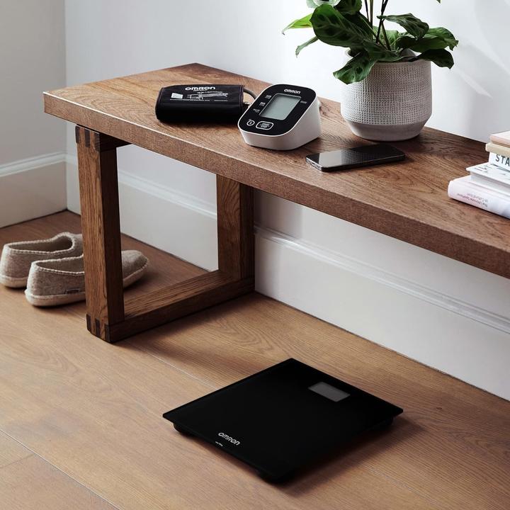 Produktbild Omron HN300T2 Intelli IT Rectangle Black Electronic personal scale (150 kg)